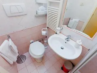 Ave 5* רומא